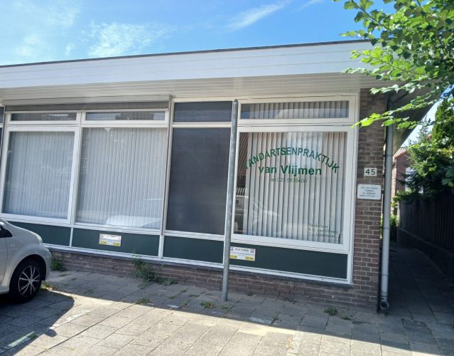 Gevel van de praktijk aan de Nieuweweg 45